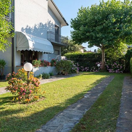 Apartment Holiday Versilia Camaiore Zewnętrze zdjęcie
