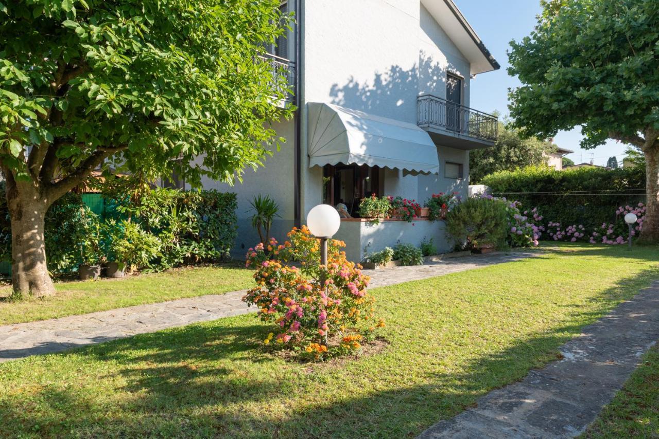 Apartment Holiday Versilia Camaiore Zewnętrze zdjęcie